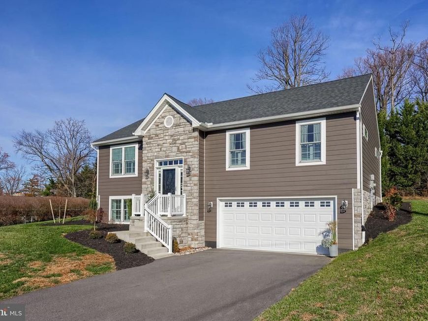 2521 Edgewood Lane, York, PA 17403 Main Photo