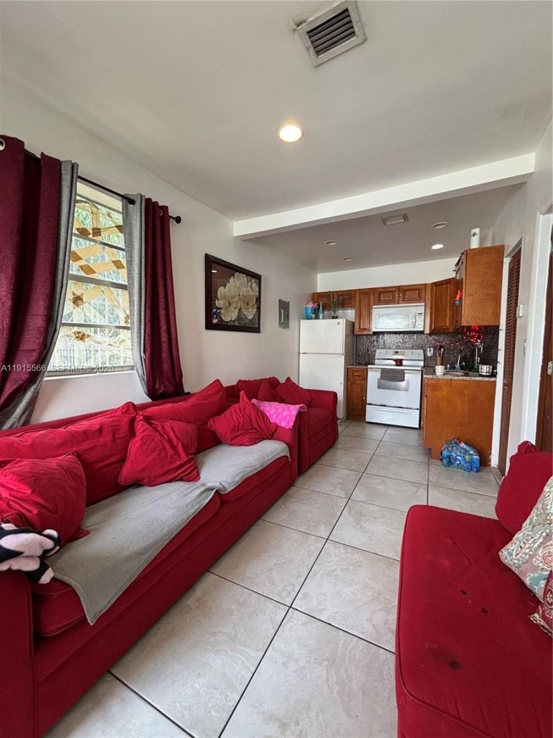 808 NW 75th St, Miami, FL 33150 Photo