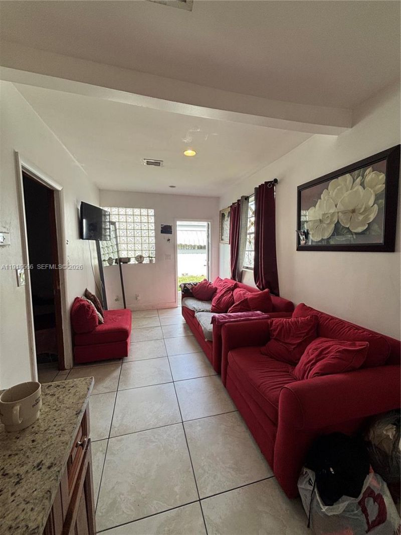 808 NW 75th St, Miami, FL 33150 Photo