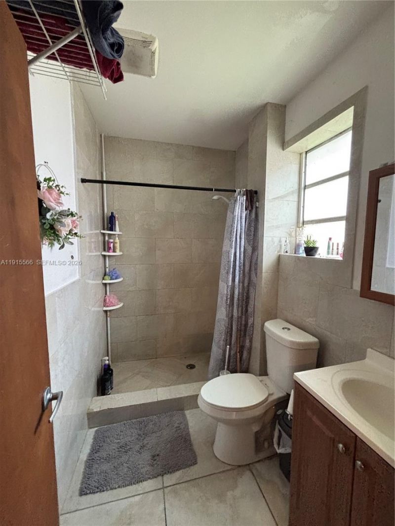 808 NW 75th St, Miami, FL 33150 Photo