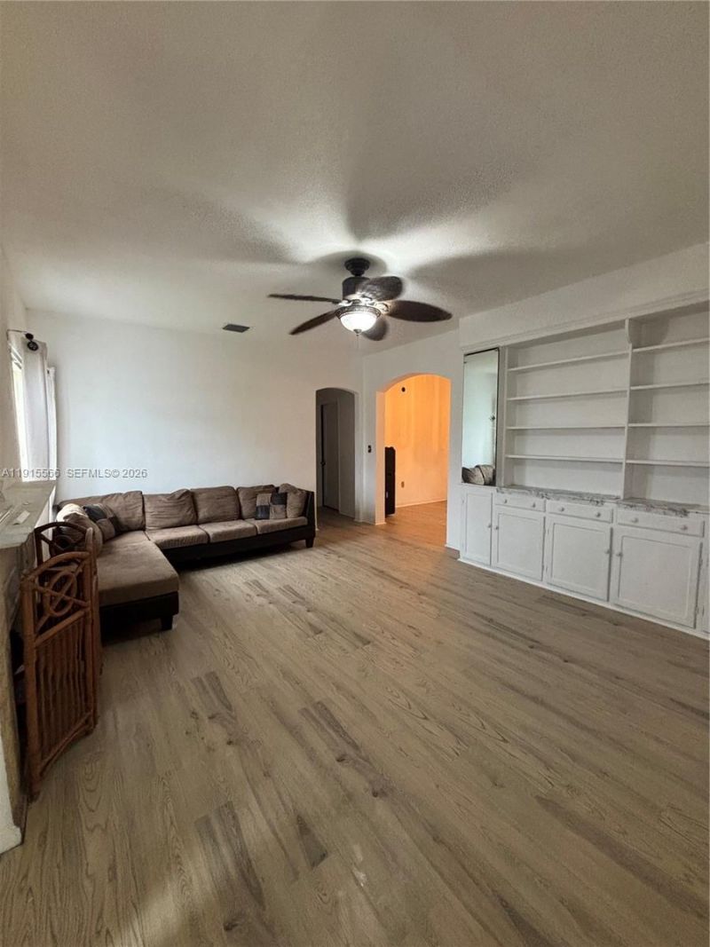 808 NW 75th St, Miami, FL 33150 Photo