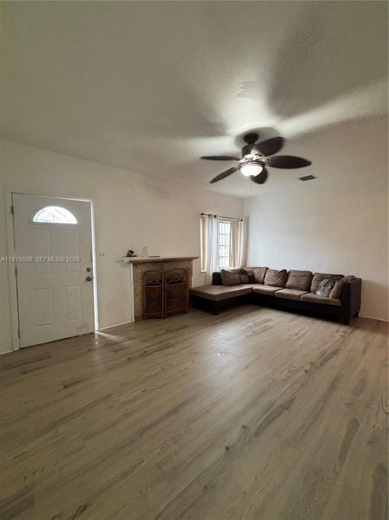 808 NW 75th St, Miami, FL 33150 Photo