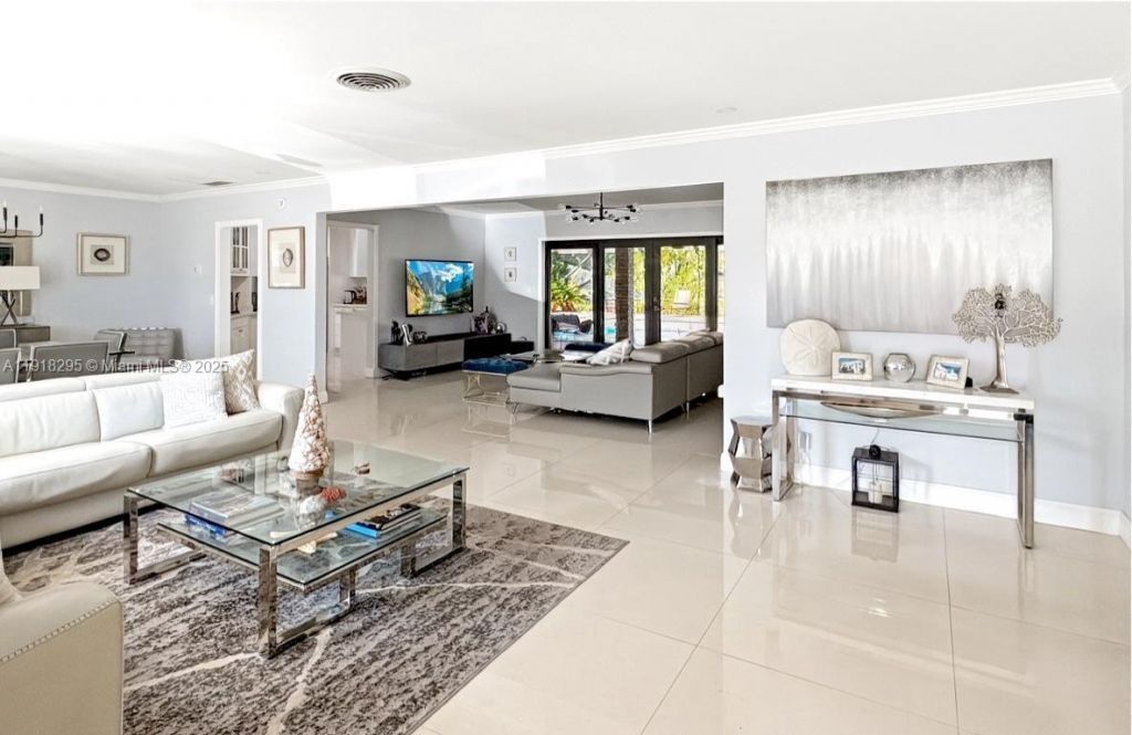 8695 SW 110th St, Miami, FL 33156 Photo