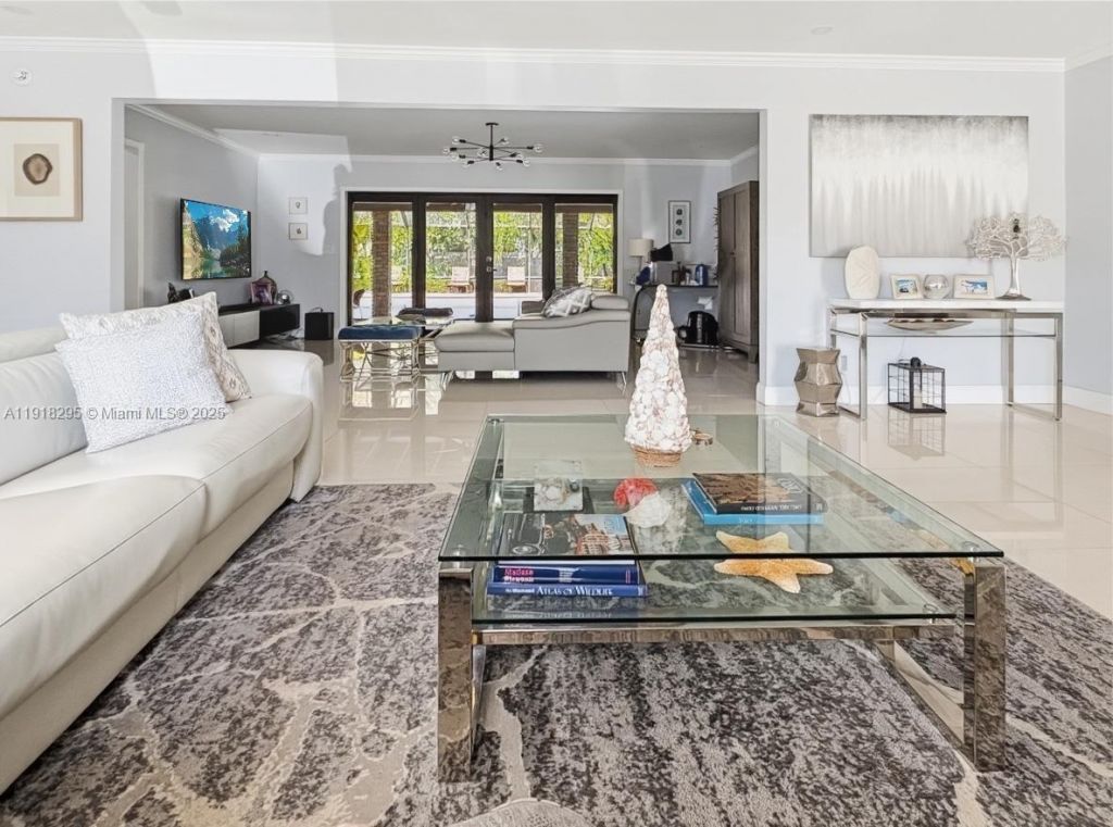 8695 SW 110th St, Miami, FL 33156 Photo