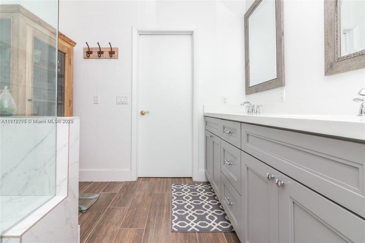 8695 SW 110th St, Miami, FL 33156 Photo