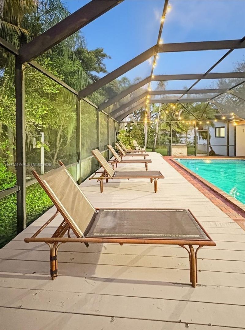 8695 SW 110th St, Miami, FL 33156 Photo