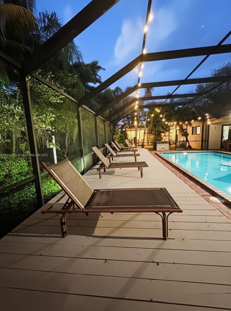 8695 SW 110th St, Miami, FL 33156 Photo