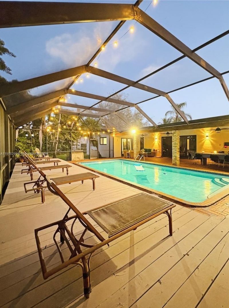 8695 SW 110th St, Miami, FL 33156 Photo