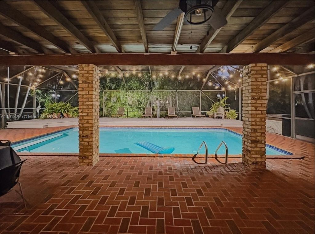 8695 SW 110th St, Miami, FL 33156 Photo