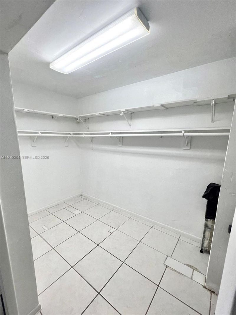 18900 NE 3rd Ct, Unit 531, Miami, FL 33179 Photo