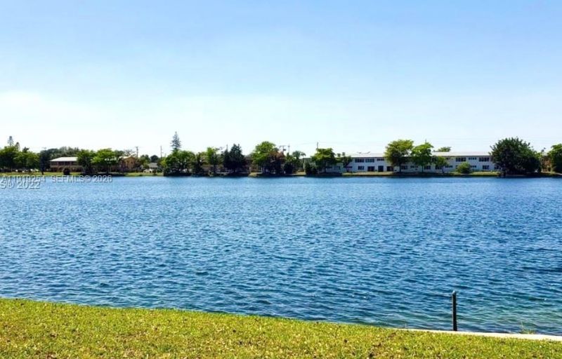 18900 NE 3rd Ct, Unit 531, Miami, FL 33179 Photo