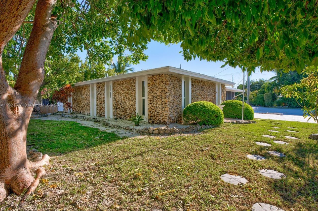 222 2nd Rd, Key Largo, FL 33037 Photo