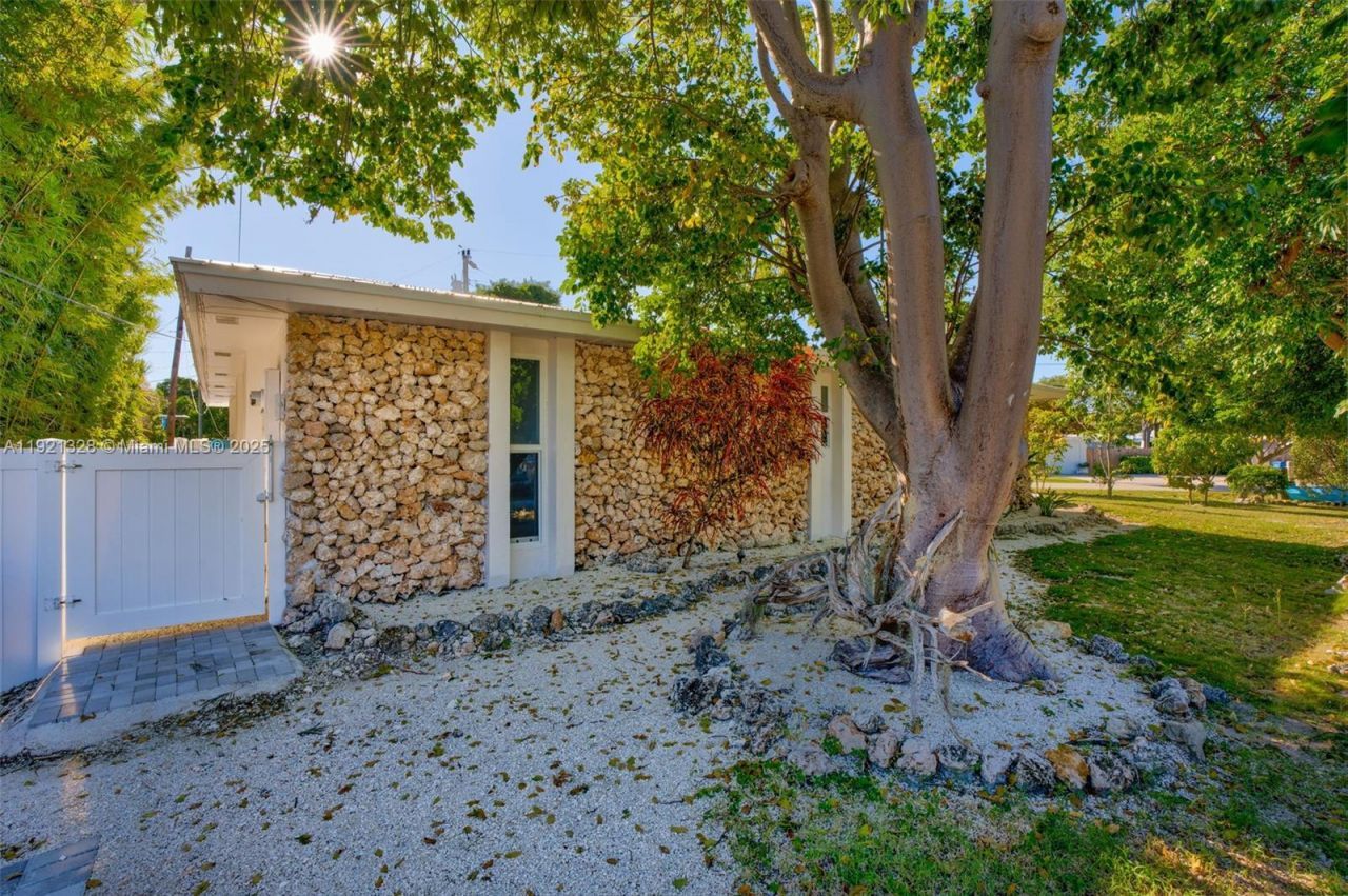 222 2nd Rd, Key Largo, FL 33037 Photo