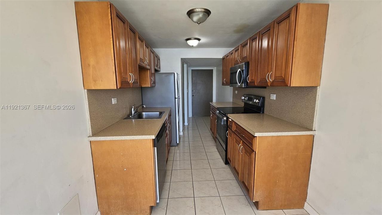 1670 NE 191st St, Unit 115-3, Miami, FL 33179 Photo