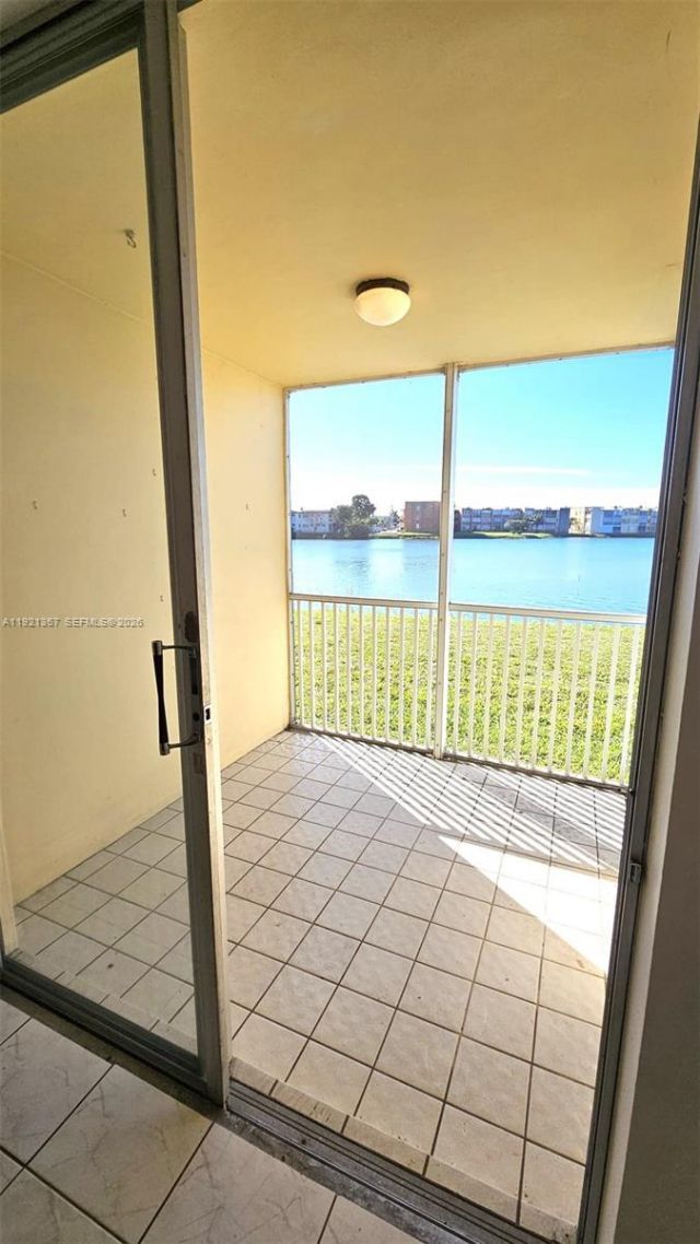 1670 NE 191st St, Unit 115-3, Miami, FL 33179 Photo