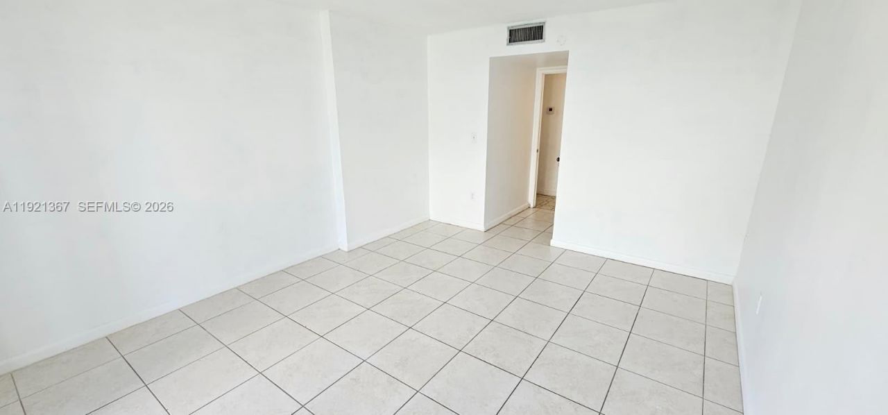 1670 NE 191st St, Unit 115-3, Miami, FL 33179 Photo