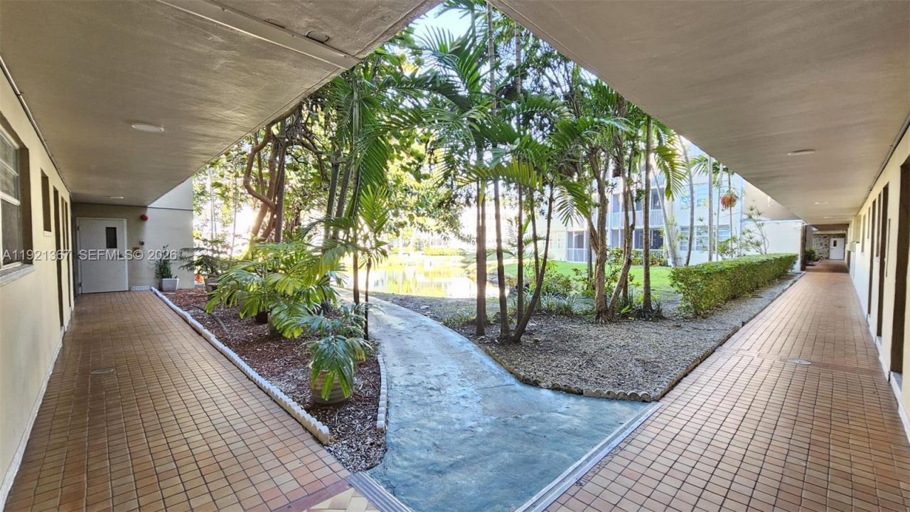 1670 NE 191st St, Unit 115-3, Miami, FL 33179 Photo