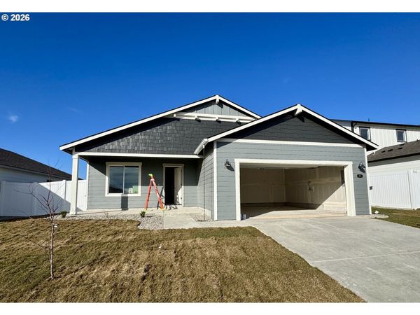 873 NE Laurel Springs DR, Hermiston, OR 97838