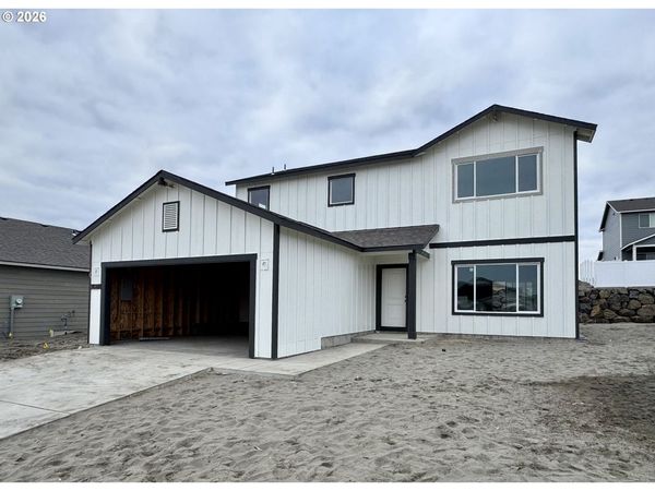 879 NE Laurel Springs DR, Hermiston, OR 97838