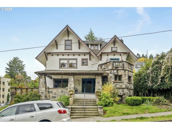 2566 NW LOVEJOY ST, Unit 6, Portland, OR 97210