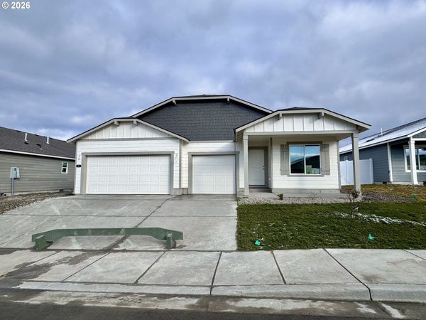 867 NE Laurel Springs DR, Hermiston, OR 97838