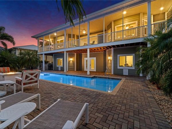 2392 Lemon ST, ST. JAMES CITY, FL 33956