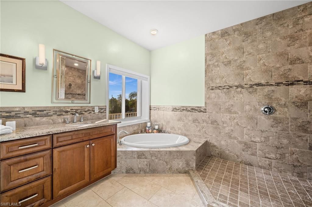 2392 Lemon St, Saint James City, FL 33956 Photo