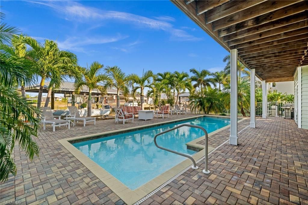 2392 Lemon St, Saint James City, FL 33956 Photo