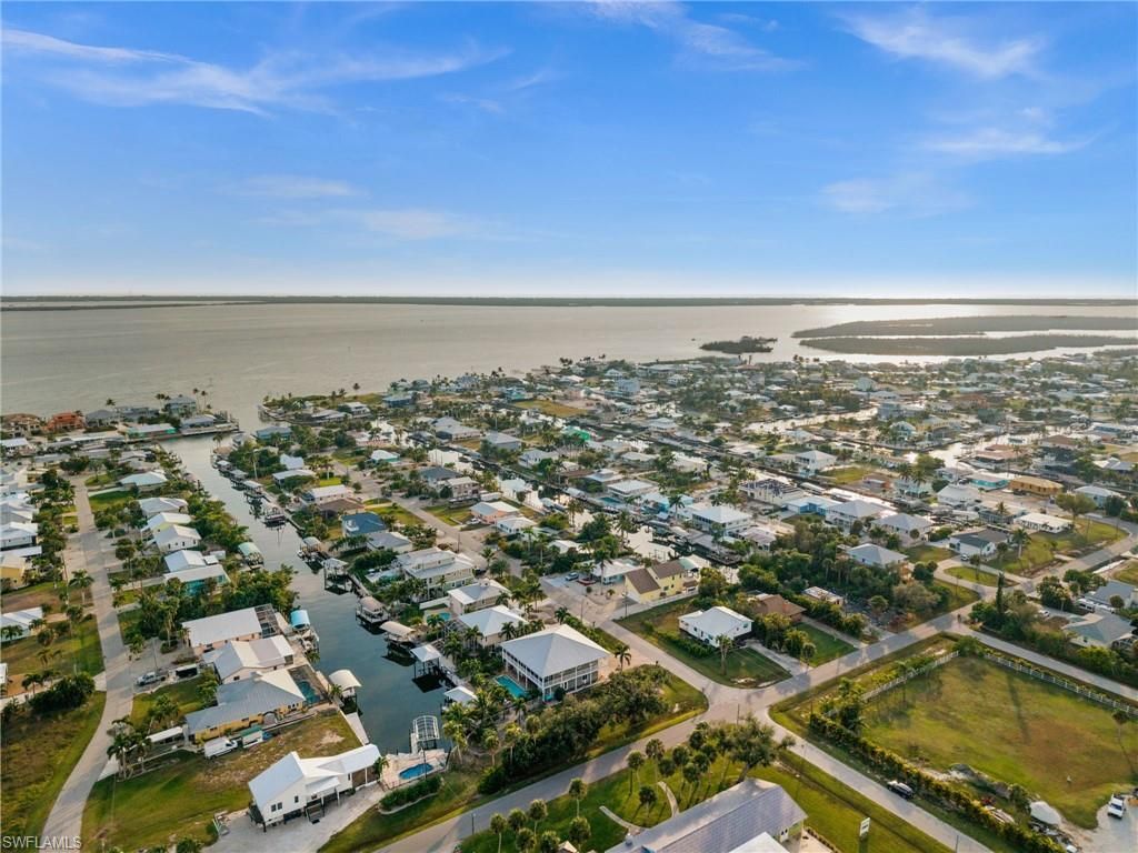 2392 Lemon St, Saint James City, FL 33956 Photo