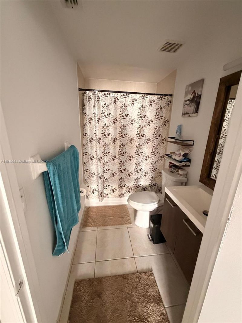 7350 NW 114th Ave, Unit 201, Doral, FL 33178 Photo