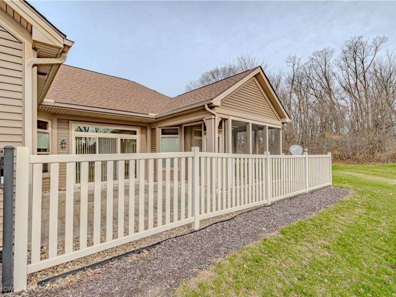 1493 Newman Drive, Brunswick Hills, OH 44212 Photo 3