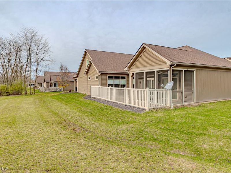 1493 Newman Drive, Brunswick Hills, OH 44212 Photo 4