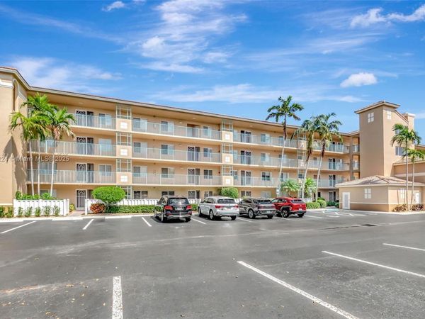 12565 Imperial Isle Dr, Unit 204, Boynton Beach, FL 33437