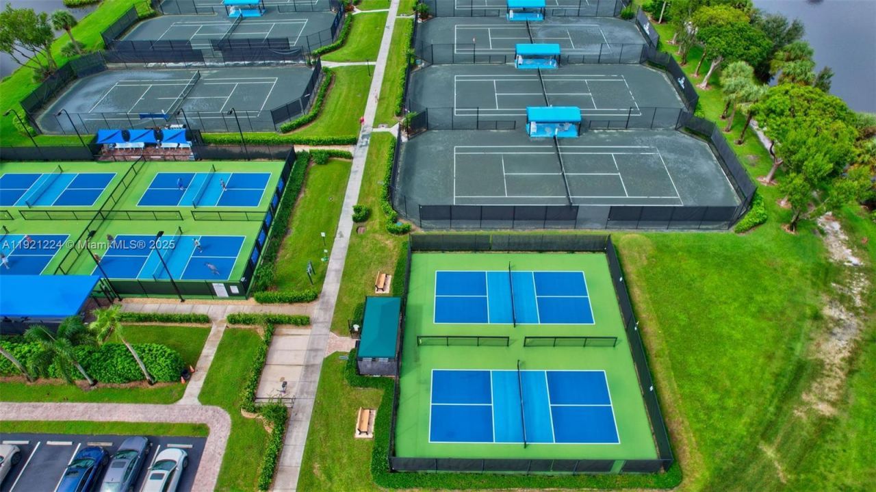 12565 Imperial Isle Dr, Unit 204, Boynton Beach, FL 33437 Photo