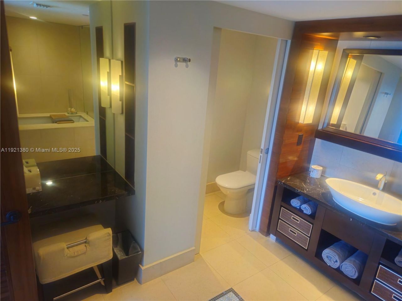 6801 Collins Ave, Unit 320, Miami Beach, FL 33141 Photo