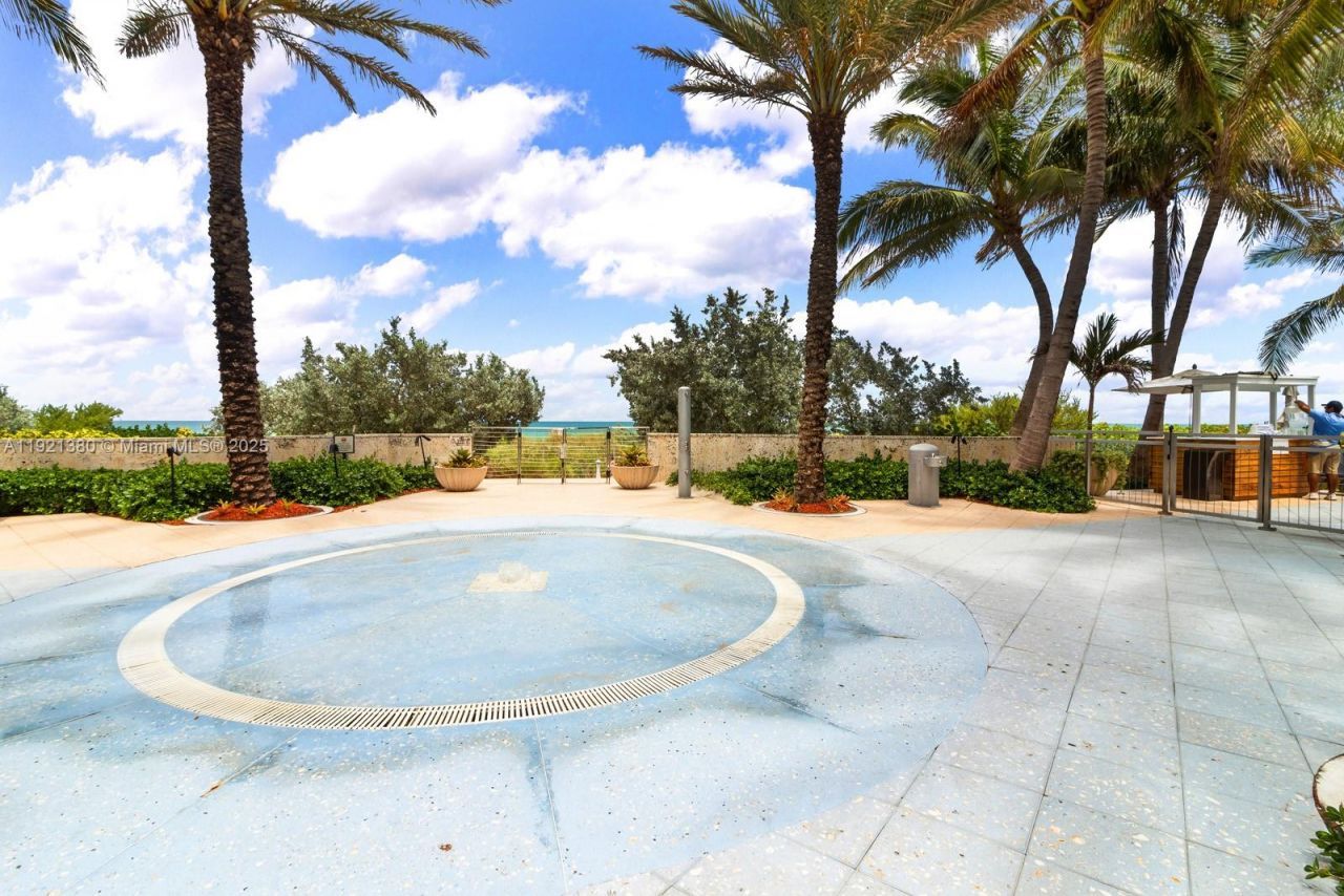 6801 Collins Ave, Unit 320, Miami Beach, FL 33141 Photo