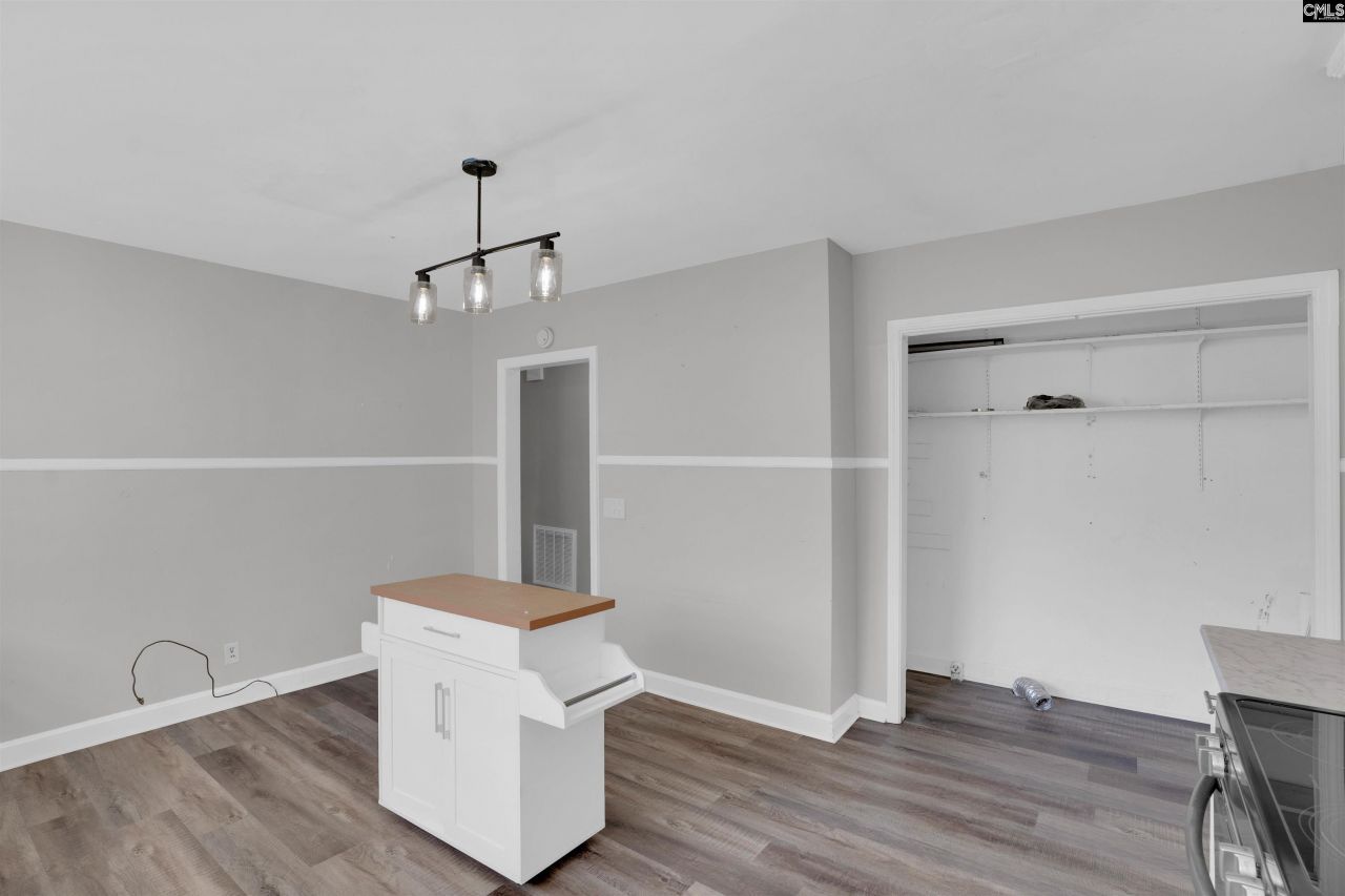 1108 S Beltline Boulevard Photo 17