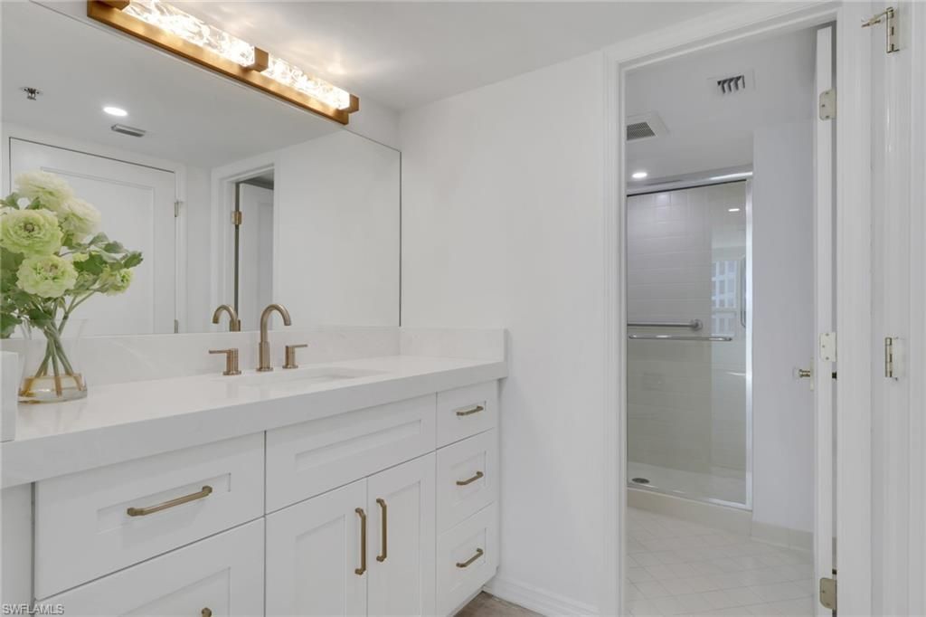 4251 Gulf Shore Blvd N, Unit 5B, Naples, FL 34103 Photo