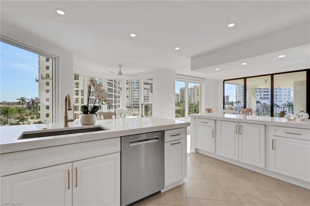 4251 Gulf Shore Blvd N, Unit 5B, Naples, FL 34103 Photo