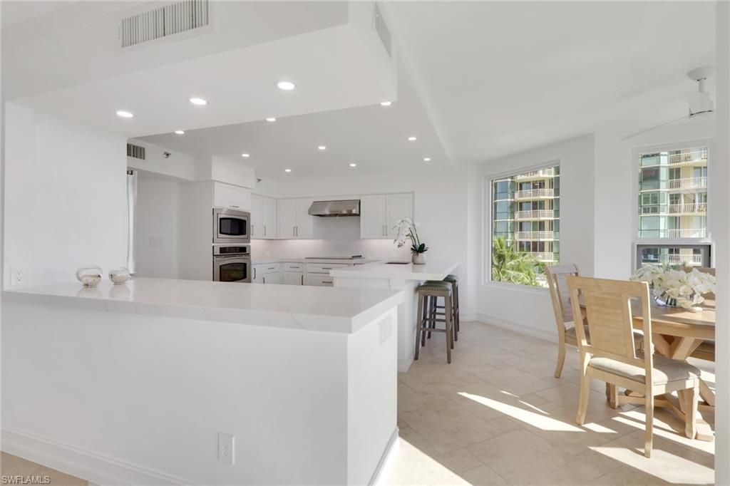 4251 Gulf Shore Blvd N, Unit 5B, Naples, FL 34103 Photo