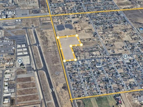 900 E Planz Rd, Bakersfield, CA 93307