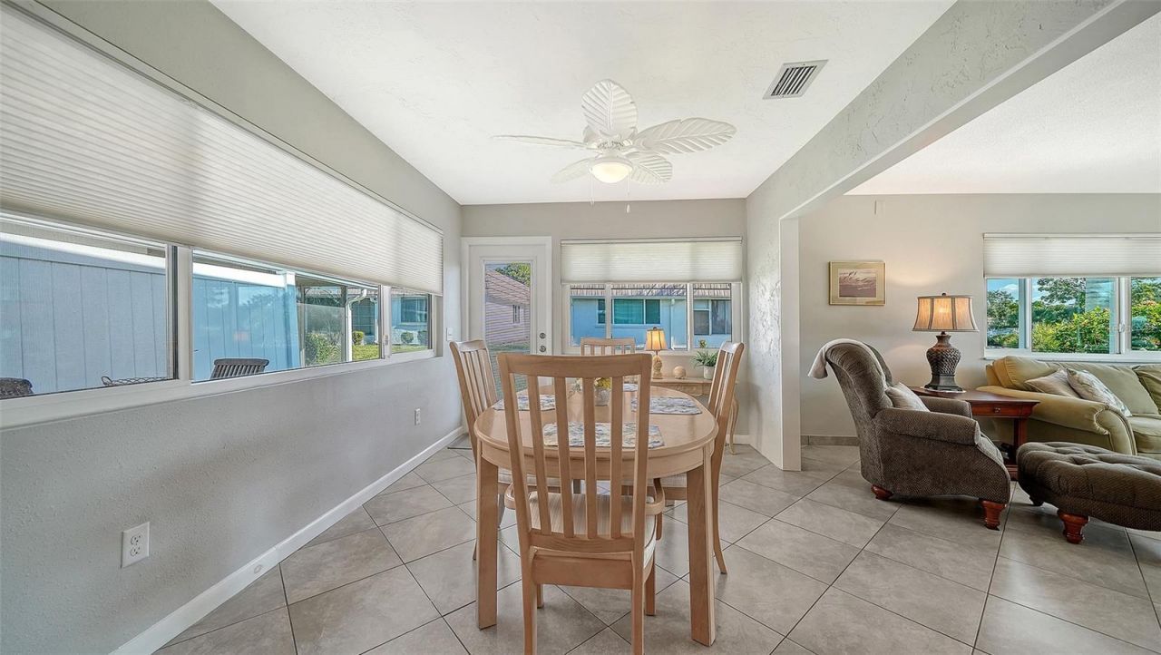 2657 Riverbluff Parkway, Unit V122, Sarasota, FL 34231 Photo