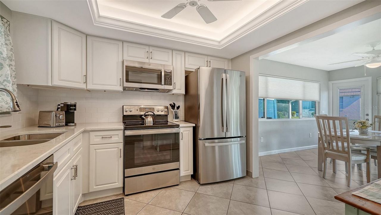 2657 Riverbluff Parkway, Unit V122, Sarasota, FL 34231 Photo