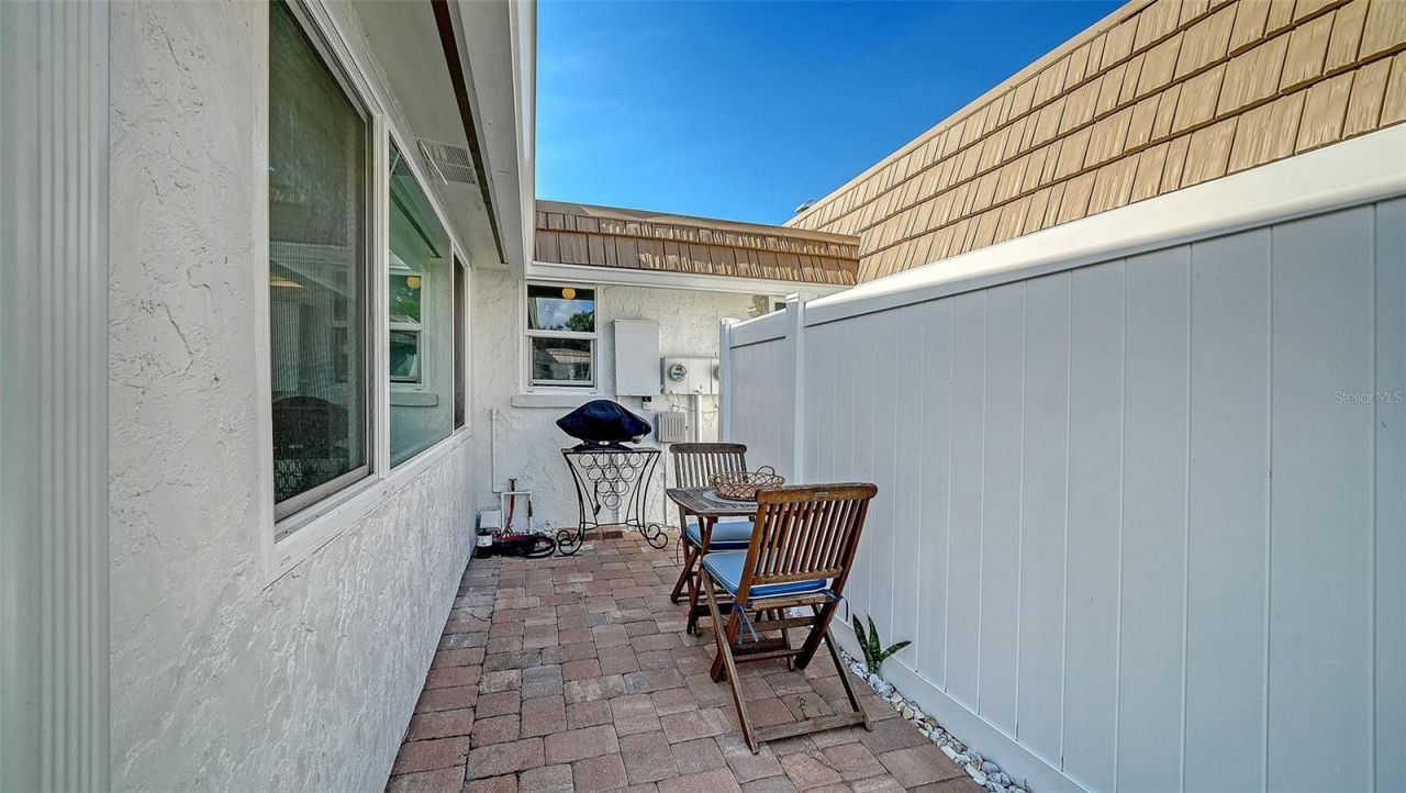 2657 Riverbluff Parkway, Unit V122, Sarasota, FL 34231 Photo