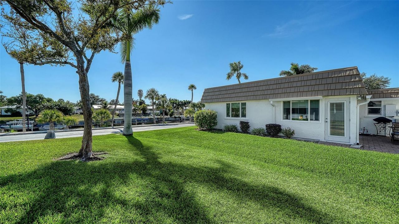 2657 Riverbluff Parkway, Unit V122, Sarasota, FL 34231 Photo