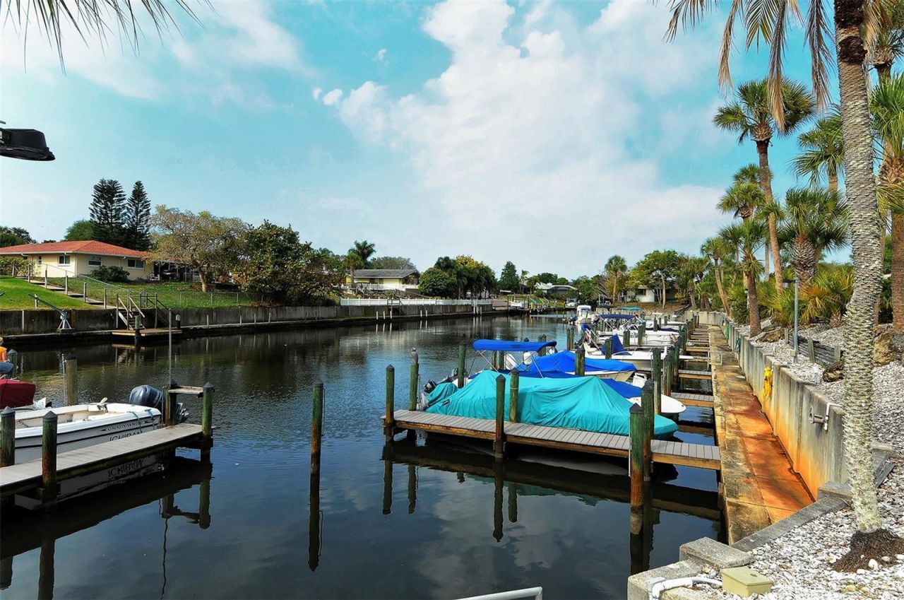 2657 Riverbluff Parkway, Unit V122, Sarasota, FL 34231 Photo