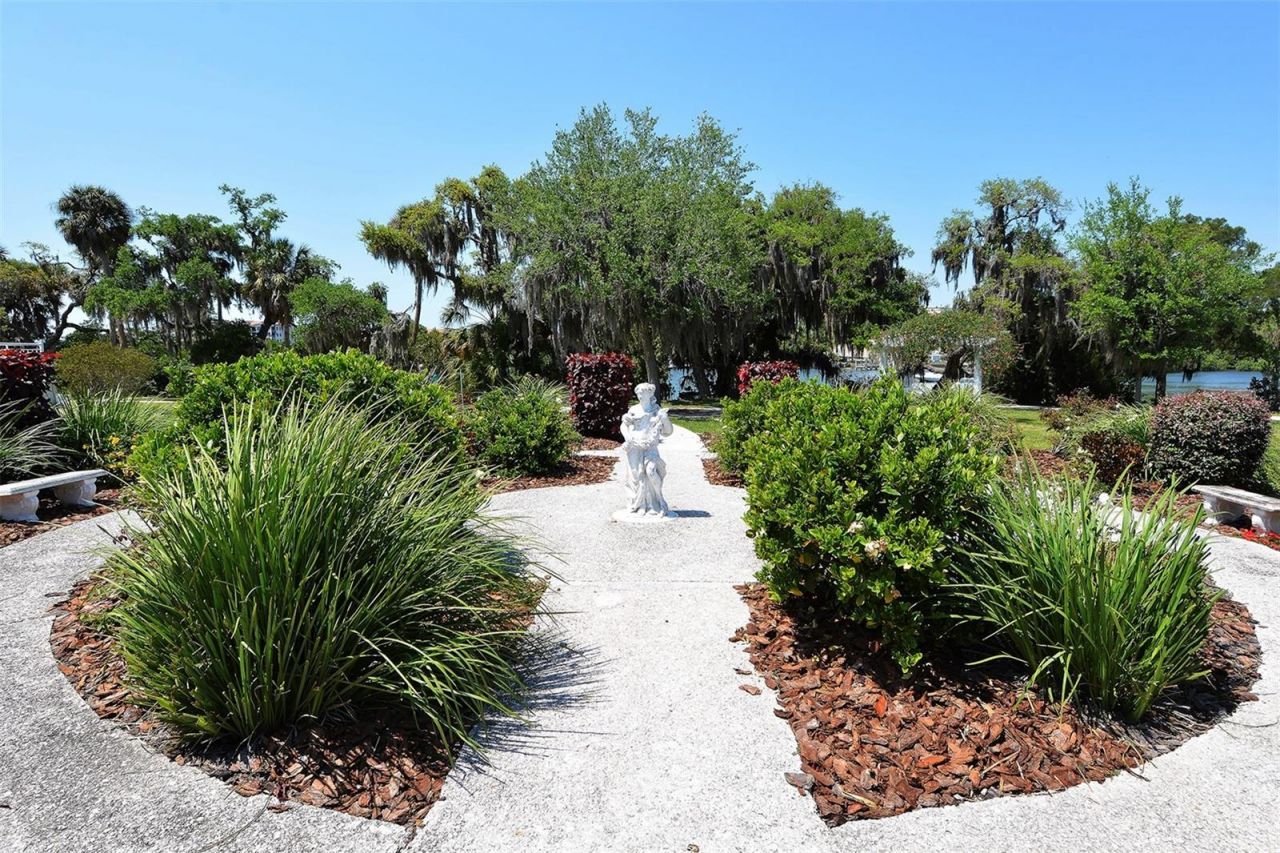 2657 Riverbluff Parkway, Unit V122, Sarasota, FL 34231 Photo