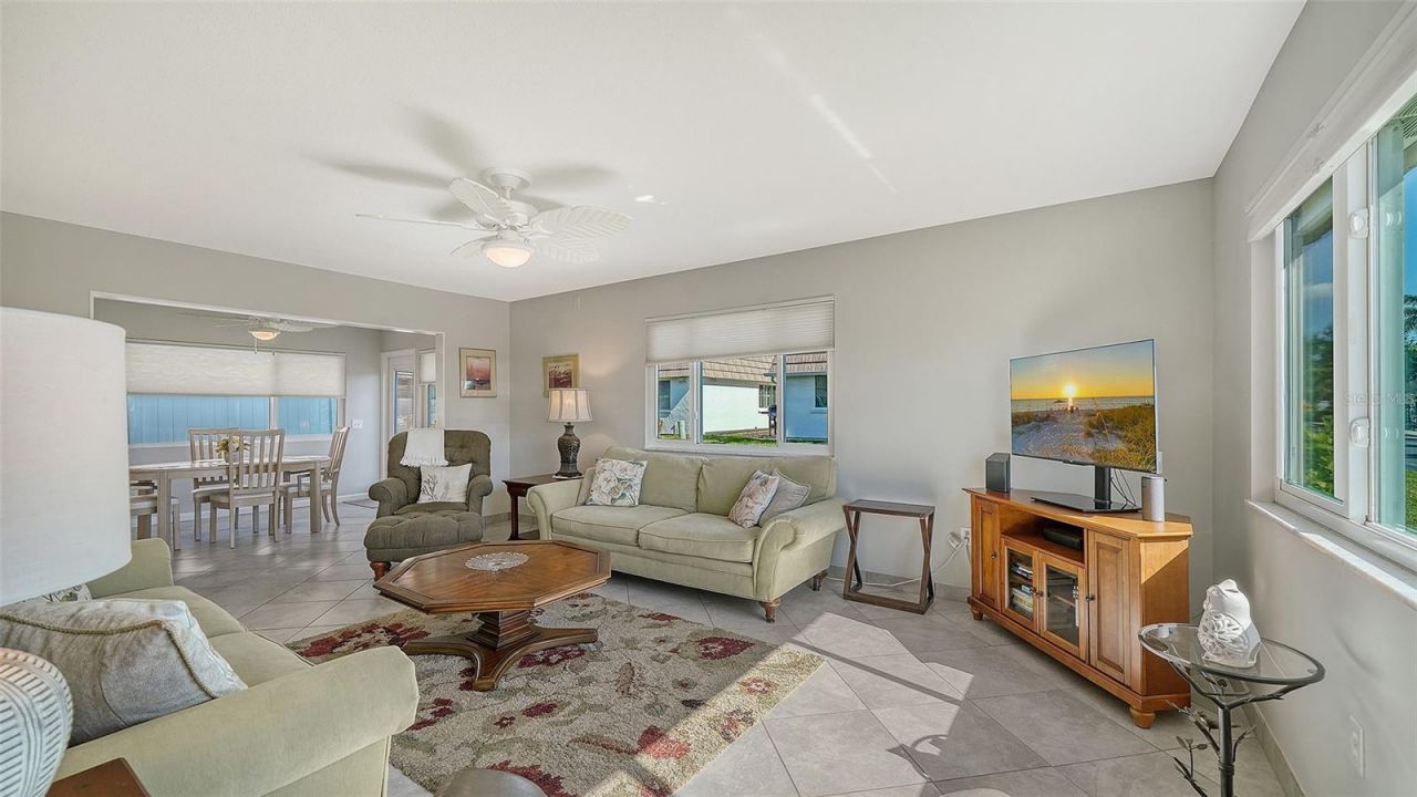 2657 Riverbluff Parkway, Unit V122, Sarasota, FL 34231 Photo