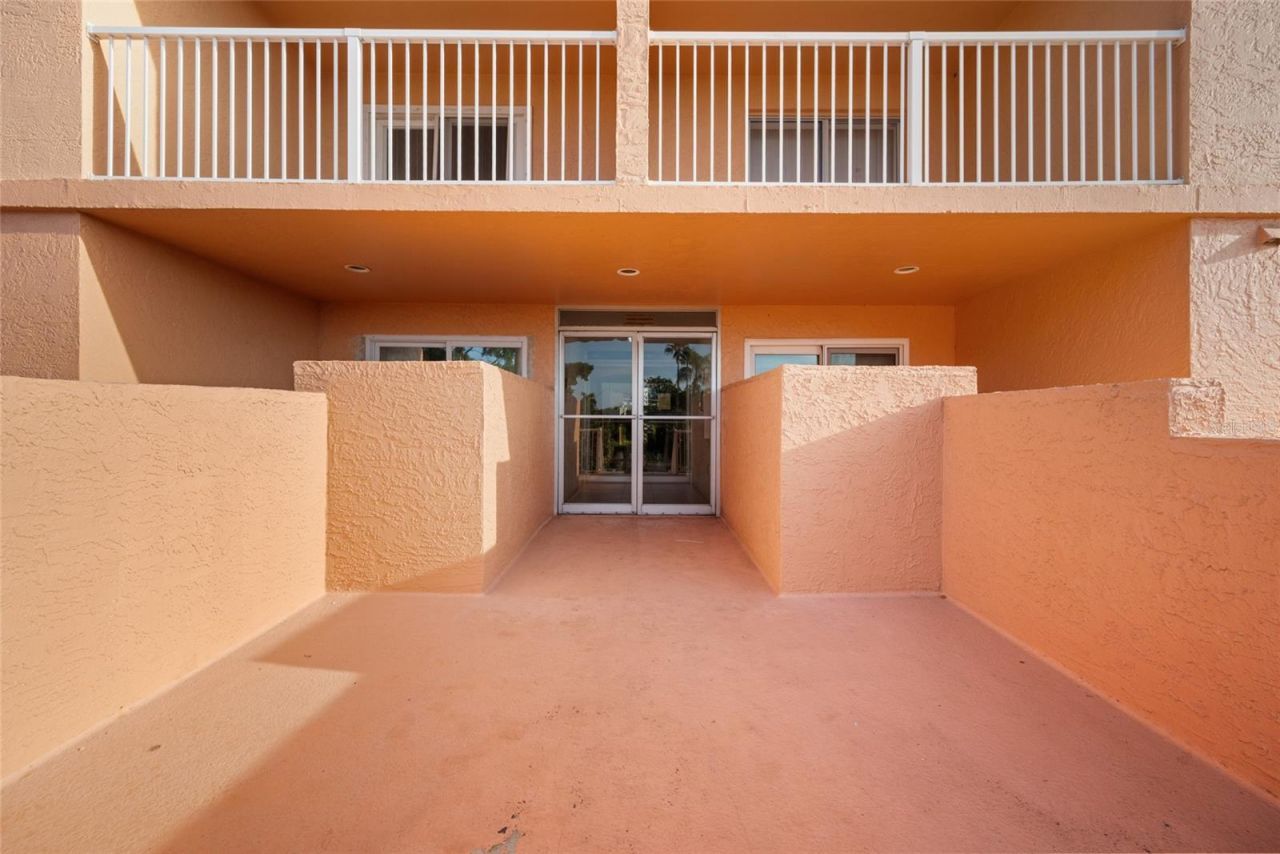 7430 Sunshine Skyway Lane S, Unit 601, Saint Petersburg, FL 33711 Photo