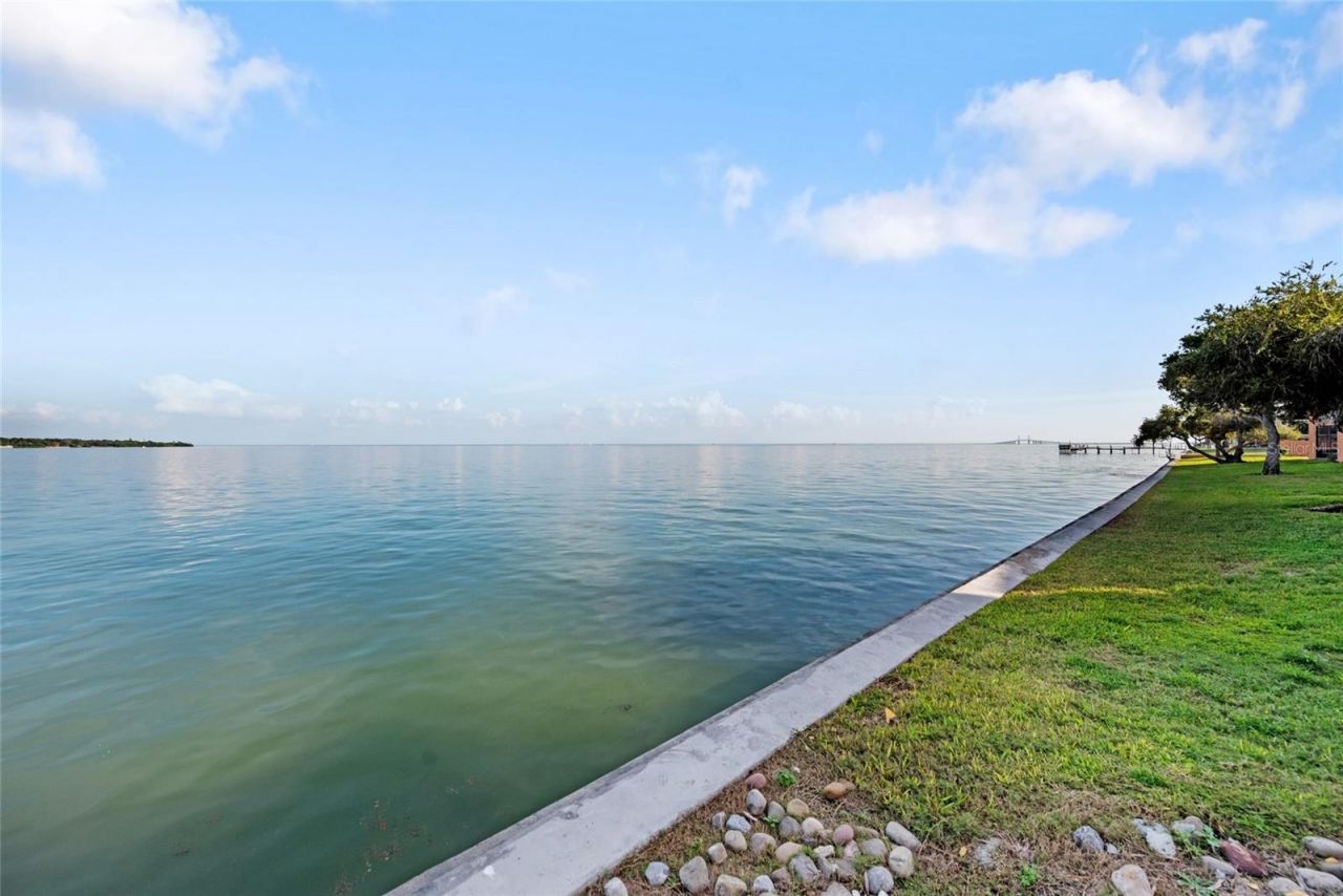 7430 Sunshine Skyway Lane S, Unit 601, Saint Petersburg, FL 33711 Photo